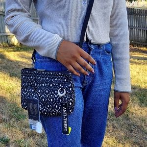 Geo Seashell Travelon Crossbody